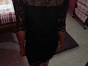 Redhead bodybuilder chubby ass worshipped fingered screaming for rent