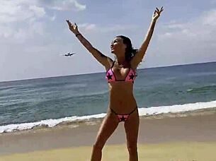 monika fox poses sexy pink bikini beach stars