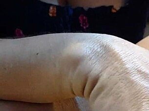 hey you, wanna see this peruvian milf's big ass flashed publicly in lima streets?