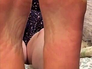 barefoot bbw girlfriend toes workout nude homemade