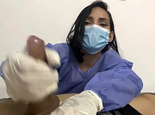 a mi paciente se le puso bien dura no pude resistir