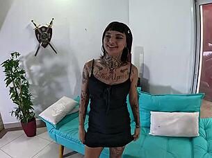 annie clementine anal fisting juicy big pussy wet feet challenge