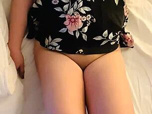 hey are you free tonight? i'm super horny right now 😩