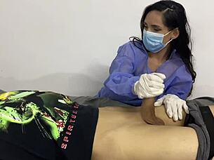 a mi paciente se le puso bien dura no pude resistir