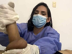 a mi paciente se le puso bien dura no pude resistir