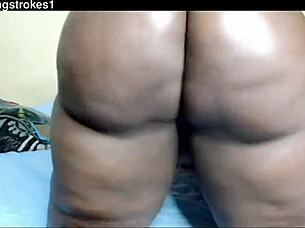 Ugh, my huge black ass ssbbw farts while shaking it closeup 😩🍑💨