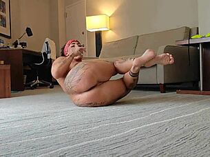 muscular milf begs for dick in her big clit squirting mouth!