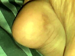 Candid Ebony Wet Soles Tease Hidden Foot Fetish