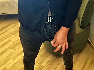 amazing italian creampie as he jerks massive cock 💦🔥