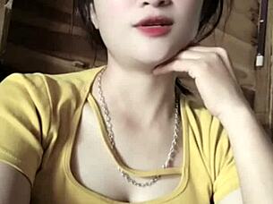 viet GIRL dances to MUSIC super SEXY