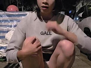 ting xuan shemale pees outdoor wanna watch me go?