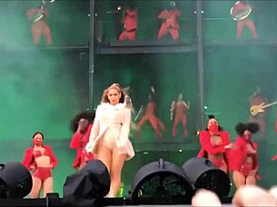 Wow Beyonce's Big Ebony Ass Shakes In Tribute