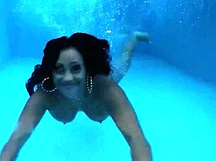 Maxine X cops sexy outfit for asian dildo double penetration