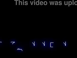 Look at frida's sweet ass shaking those sexy legs!