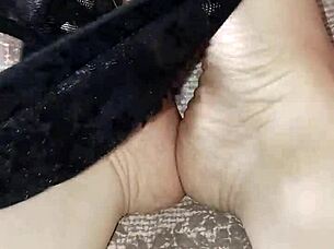 Gretala rubs thong on her sexy barefoot ebony feet!