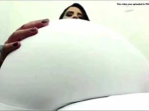 leggings stretched tight for juicy farting closeups 😏