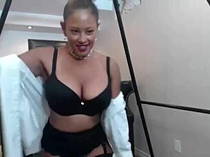 maxine x fingers wet milf hole so fucking sexy 😍🔥