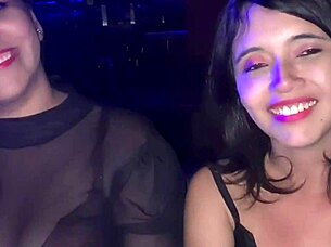 Skinny teen rebolando on monster cock in swingers club cabin?