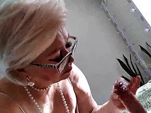 Watch this mature moscow whore's sloppy close-up deepthroat blowjobs!