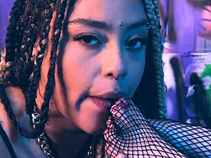 perfect latina feet wet licks kisses toes sucking 😍👅