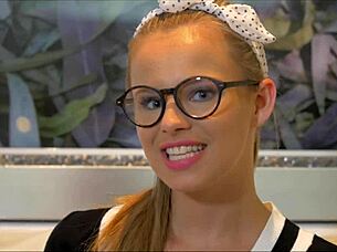 CUTIE JILLIAN Fingers Herself Wild Keeping Glasses On!