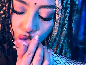 perfect latina feet wet licks kisses toes sucking 😍👅