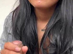 venezolana wakes me up sucking my monster cock then rides hard 🍆😍💦