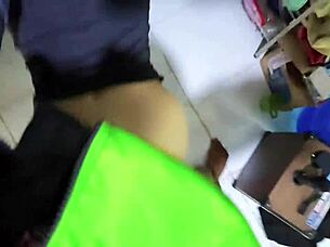 Food delivery catches housewife masturbating wildly!