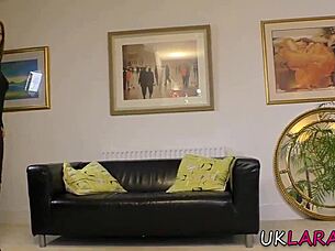 Hey Lick This Mature Brit Pussy In Stockings Deep