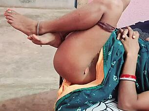 boyfriend fingers indian virgin big clit gaping