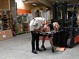 director finds the issue with pretty sexy cougar in casting interview