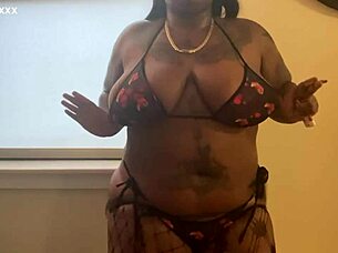 Hazelnutxxx Ebony Babe Facesits Lighter Woman in Revealing Bikini Frenzy