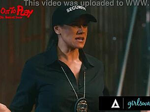 10 girls lesbian gangbang fisting strap-on squirting orgy