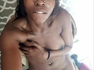 squirting on this crazy big black pussy closeup