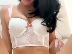 american teen exchange student squirts solo toys webcam 😍💦