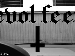 wanna see our barefoot threesome gagging on toes wet pussies licked hard?