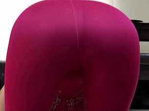 Flexible Pink Leggings Milf Stretches for See-Through Yoga Fuck