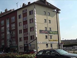 ever been to eroscenter amor in frankfurt? wanna sneak outside with a tourist?