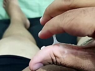 gf cums hard on thick toy