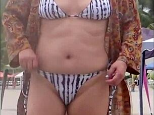 i flash beach and get massive cumshot on hairy pussy