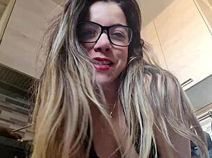 i'm so horny kitchen flashing wet pussy tasty ass