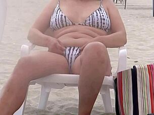 i flash beach and get massive cumshot on hairy pussy