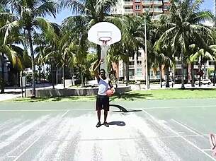 Curvy PAWG Nina Kayy Drops Shorts Revealing Big Clit Lips