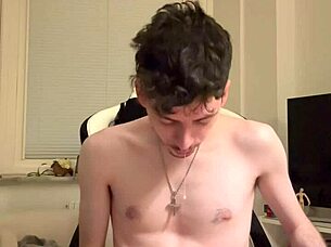 Insta spizue wants sneaky bj under the desk right now