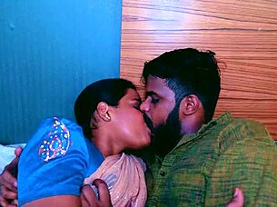 early morning desi couple's wet pussy creampie quickie romance 🔥💦😍