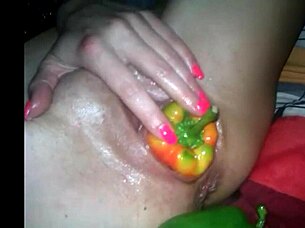 Wife lilyanaly1 experiments with vegetable pussy insertion webcam