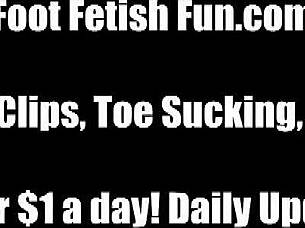 i really want to suck your toes and give footjob!