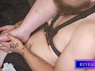 Curvy goddess gets sensual lotion foot massage and tight pussy worship