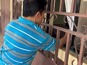 Christmas threesome: lick our clits daddy, fuck us hard