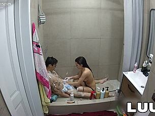 luuv xaner grossy shower flashing natural tits